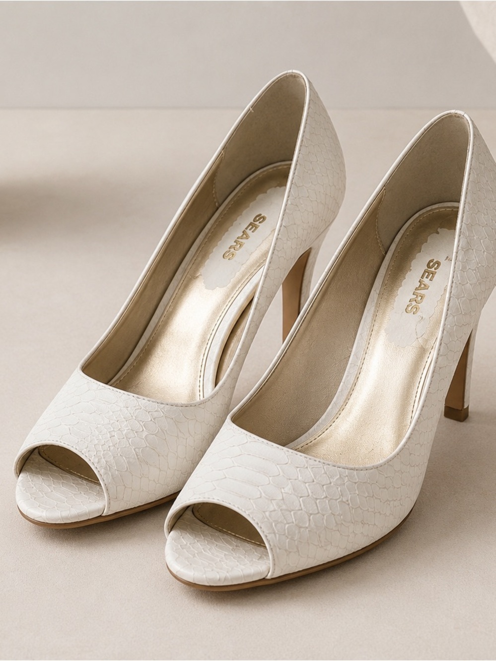 Sears White Peep Toe Heels Size 9 Textured Faux Leather Classic Pumps